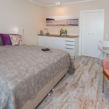 Haus Doktor Ross Strasse 25 Whg 1 *